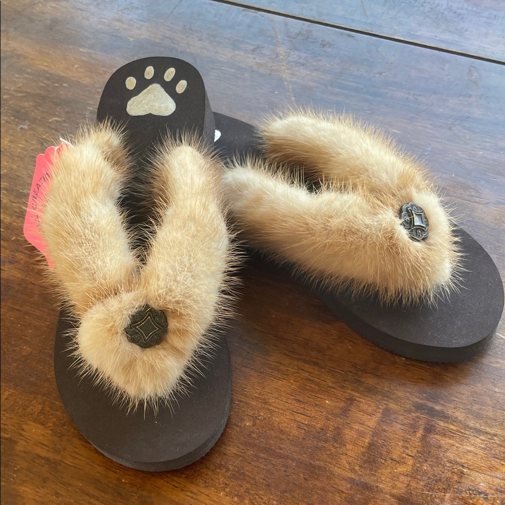 Luxurious Fur Women Sandals - Picture 2 of 5